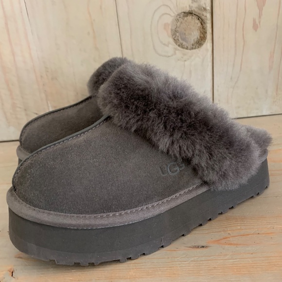 - Ugg disquette sheepskin platform clog slippers gray new - Picture 1 of 10